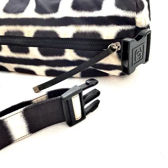 CHANEL Black and White Patterned Shoulder Bag with Leather Logo Patch - Picture 11 of 15